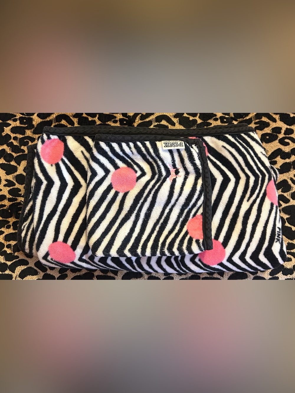Vintage Y2K zebra polka dot bath towel and washcloth like new